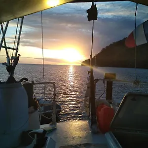 Reve D'antilles Botel